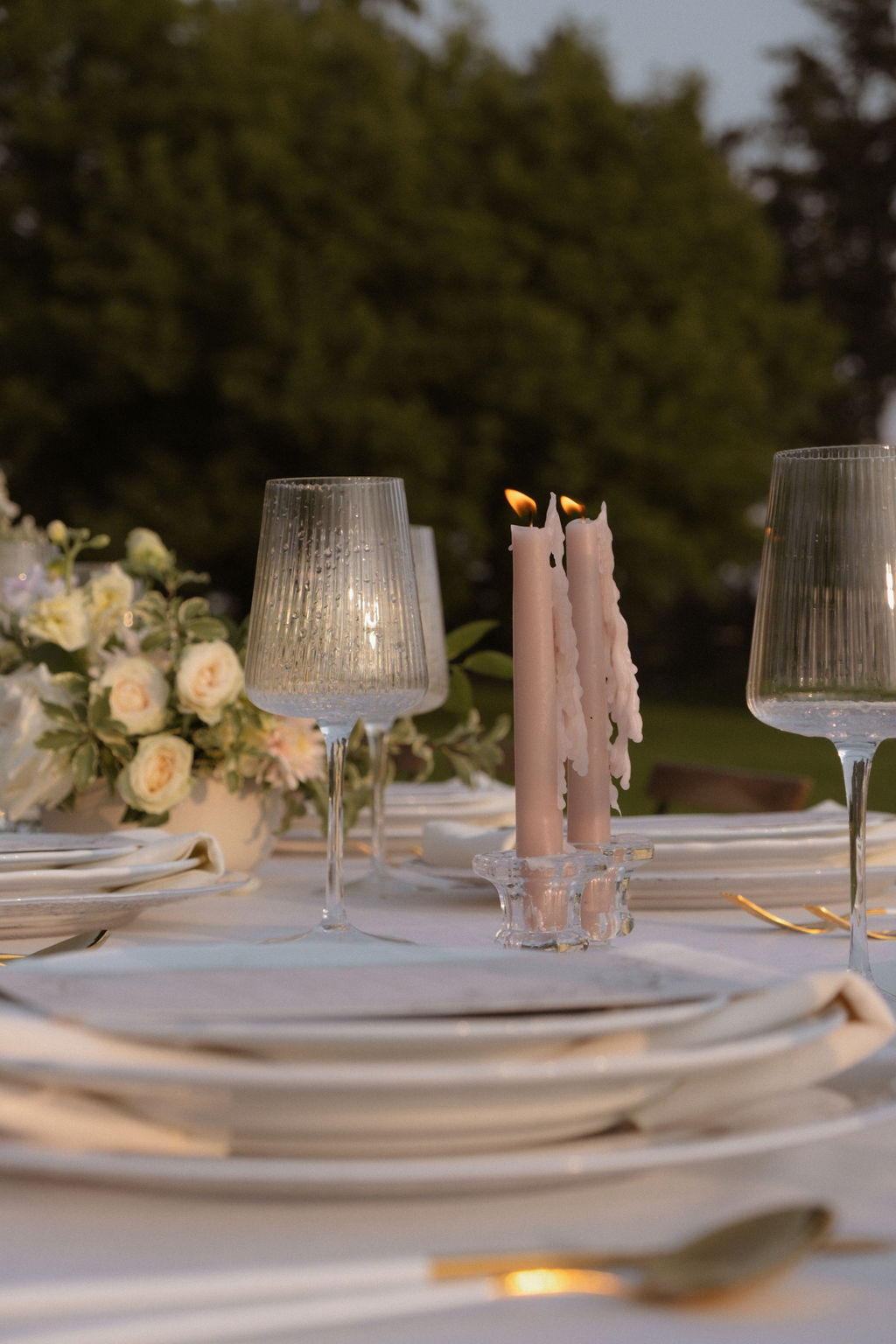 romantic and timeless wedding tablescape